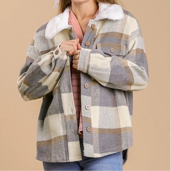 Umgee Plaid Oversized, Button-Up Jacket with Faux Fur Collar, size medium, NWT. - Picture 1 of 13